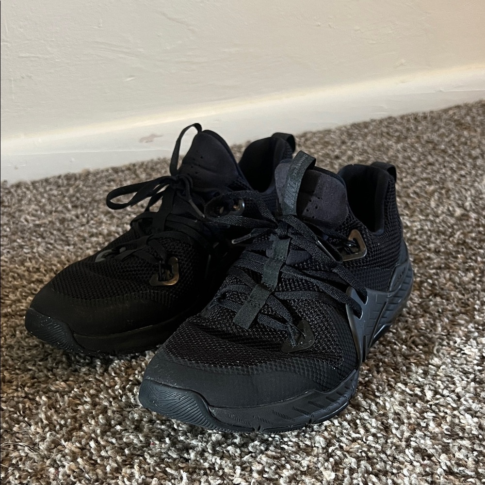 Nike Men's Black Athletic Shoes